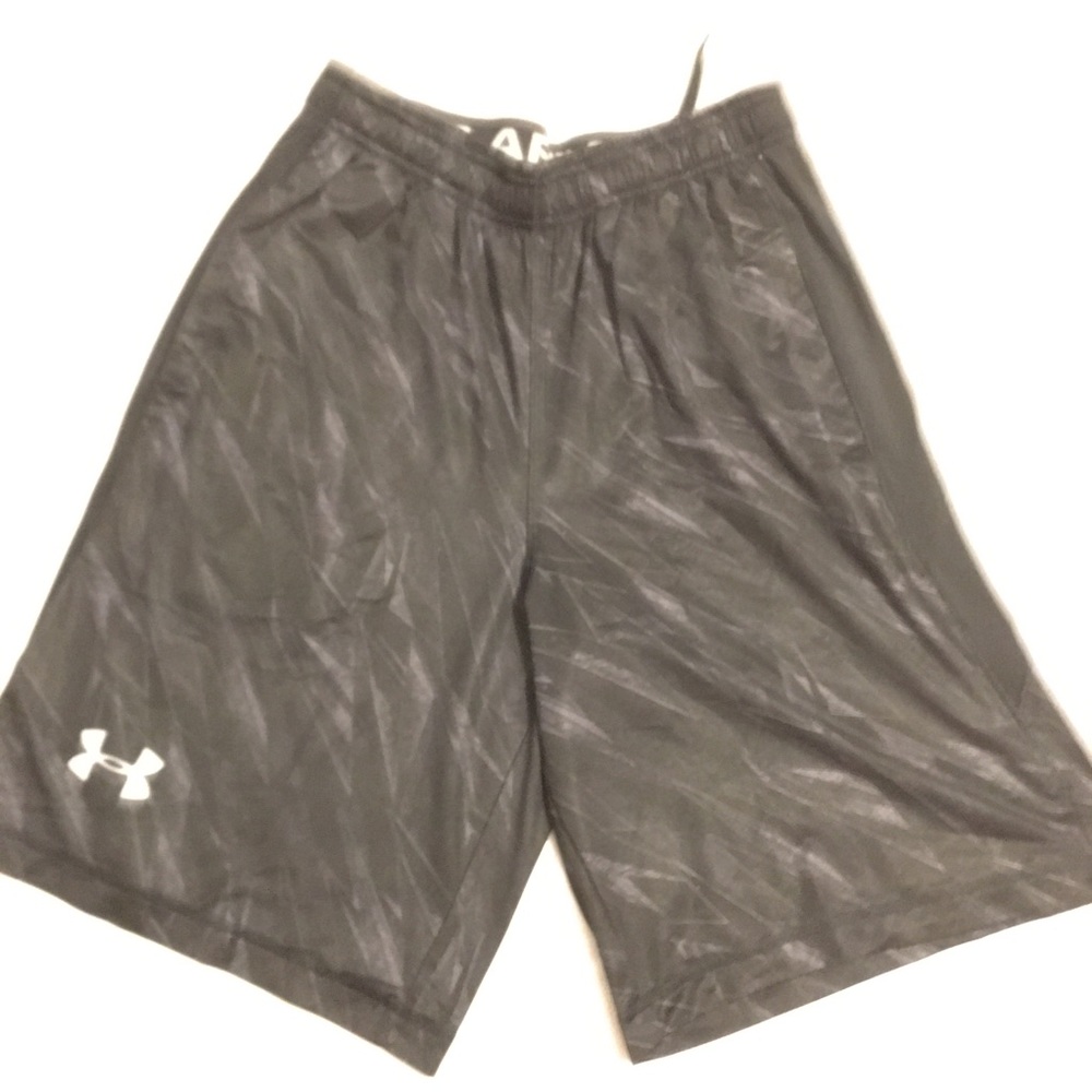 Under Armour athletic black and gray shorts 🩳